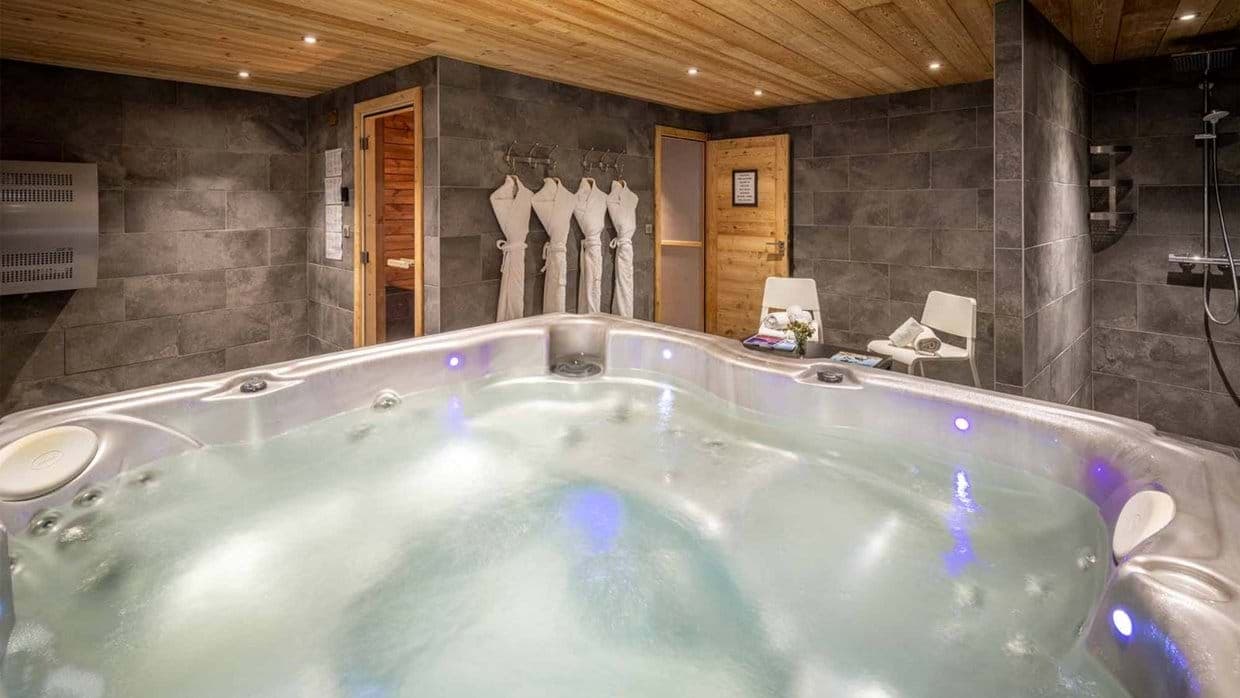 luxury-ski-chalet-woodpecker-spa