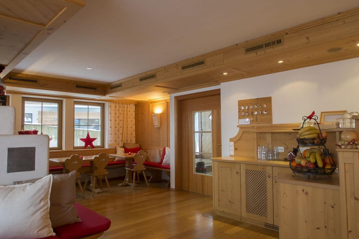 3-eetkamer-4__ScaleWidthWzEyMDBd