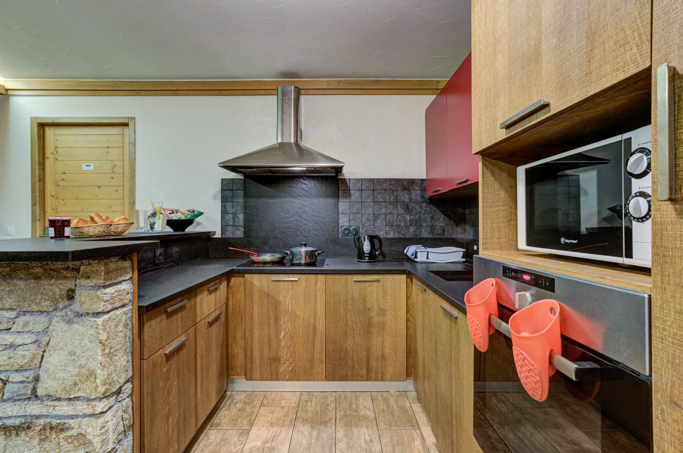 cuisine-almes2-alpapart-tignes