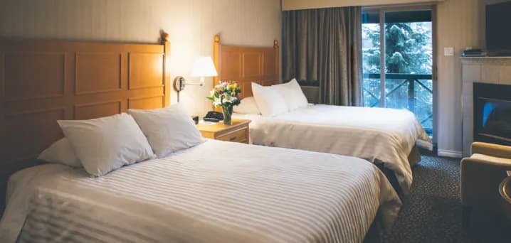 deluxe-studio-two-queens