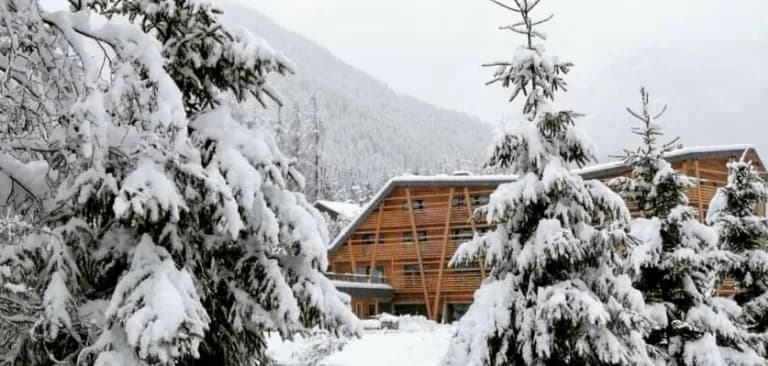 Hotel Au Charmant Petit Lac