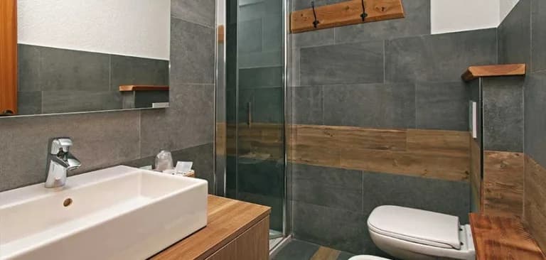 hotel-assietta-sauze-doulx-8-bathroom