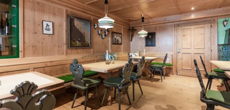 hotel-zillertaler-hof-mayrhofen-stube