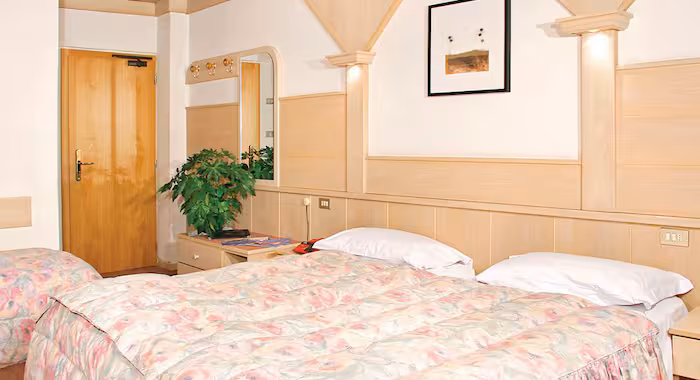 ITA_CAM_002_09WebOriginalCompressed