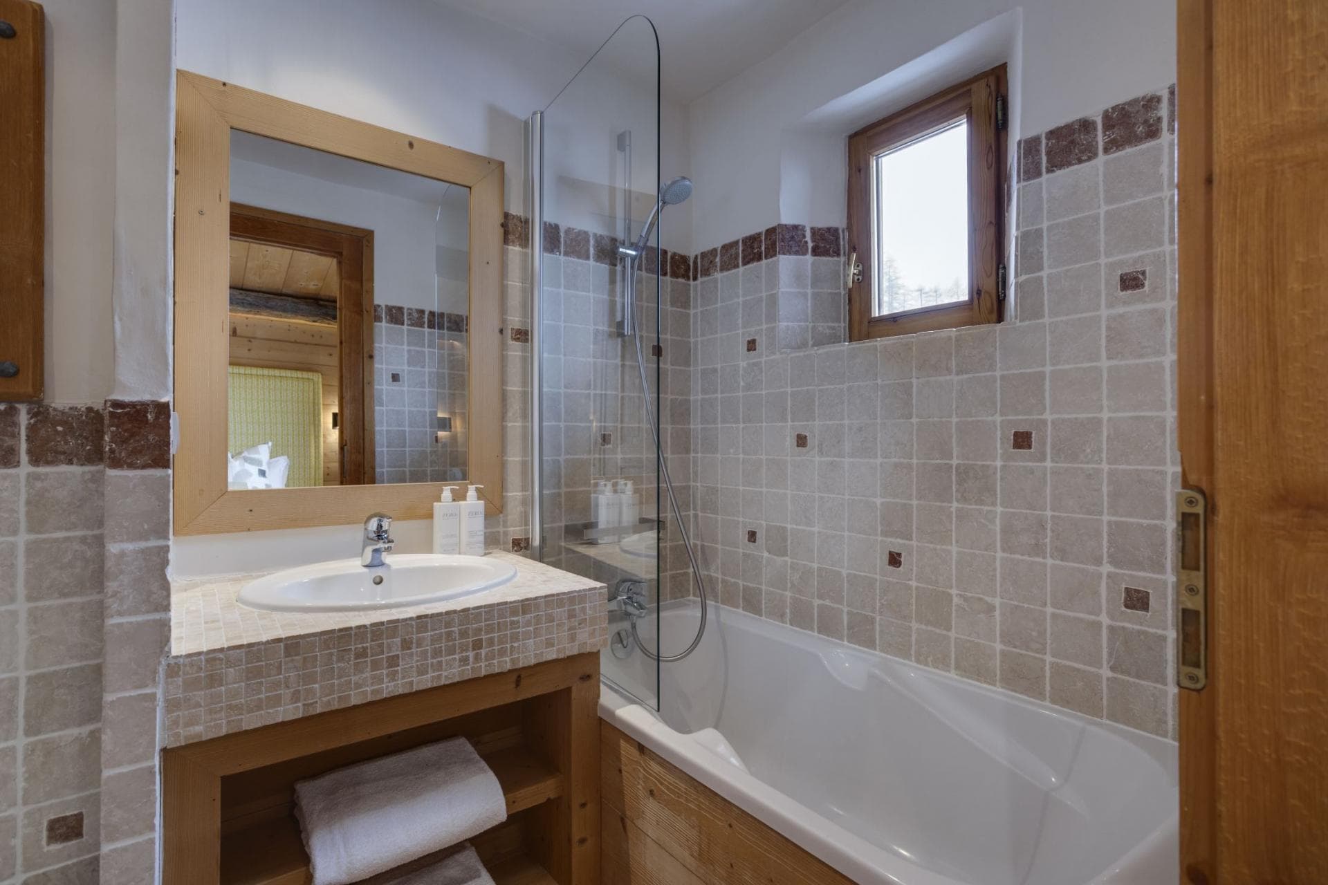 659d6651-b6f0-4b62-ae06-496f0a000004