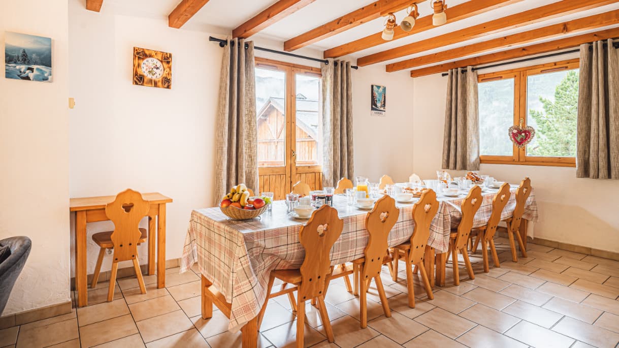 alysson-dining_21383