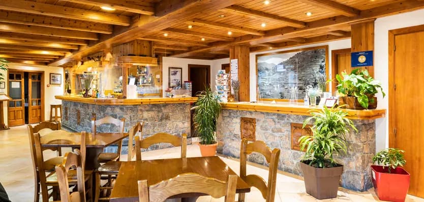 soldeu-maistre-recepetion-area