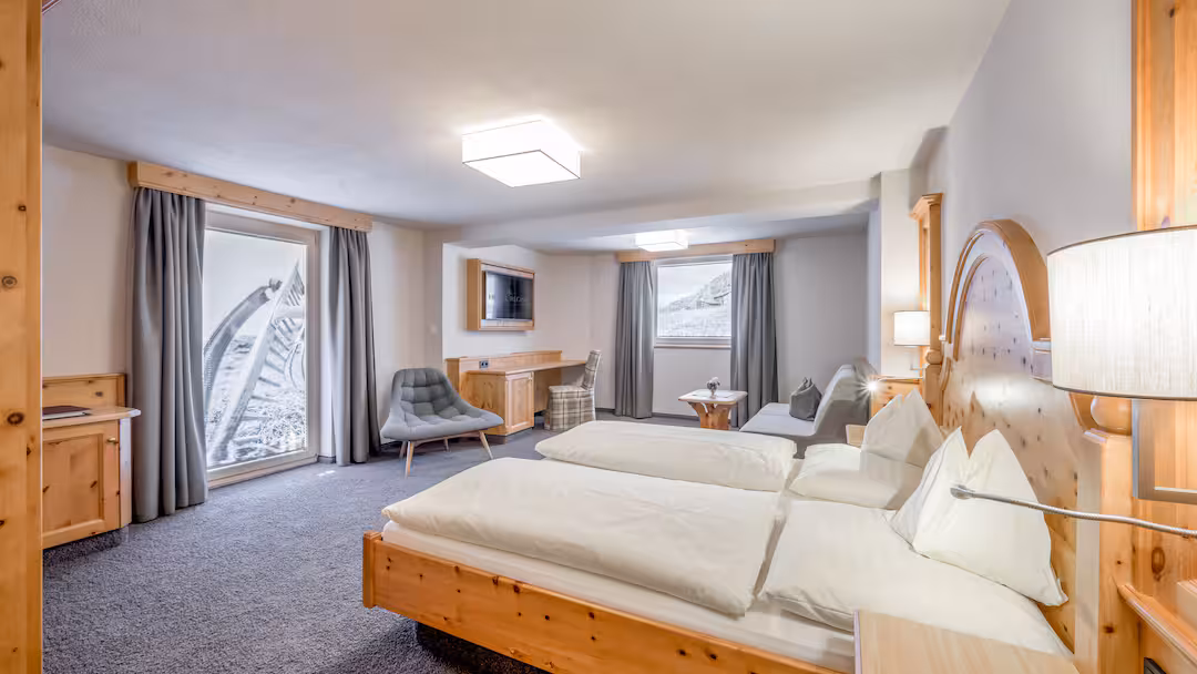 AUS_OBG_014_016WebOriginalCompressed