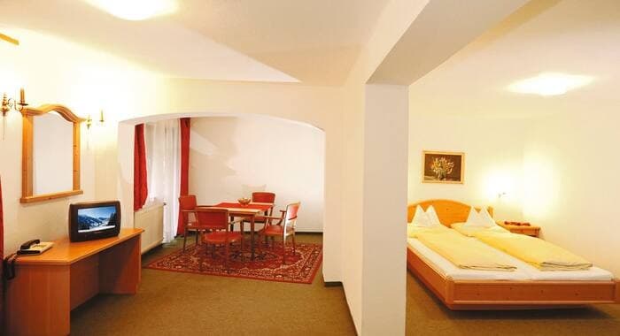 AUS_SAA_020_06WebOriginalCompres