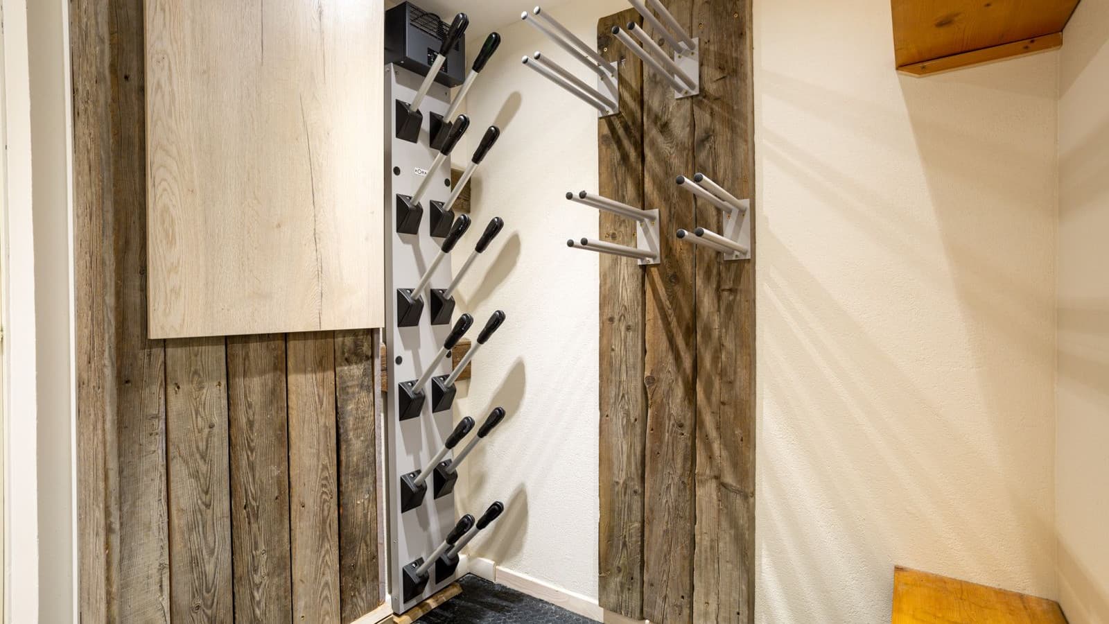 anne_boot_room_17634