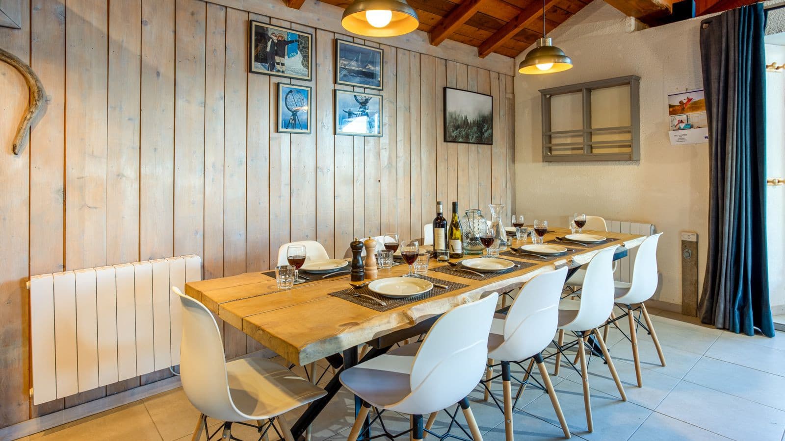 anne_dining_table_17637