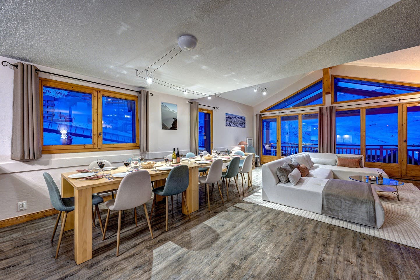 Pegase Living Area 1