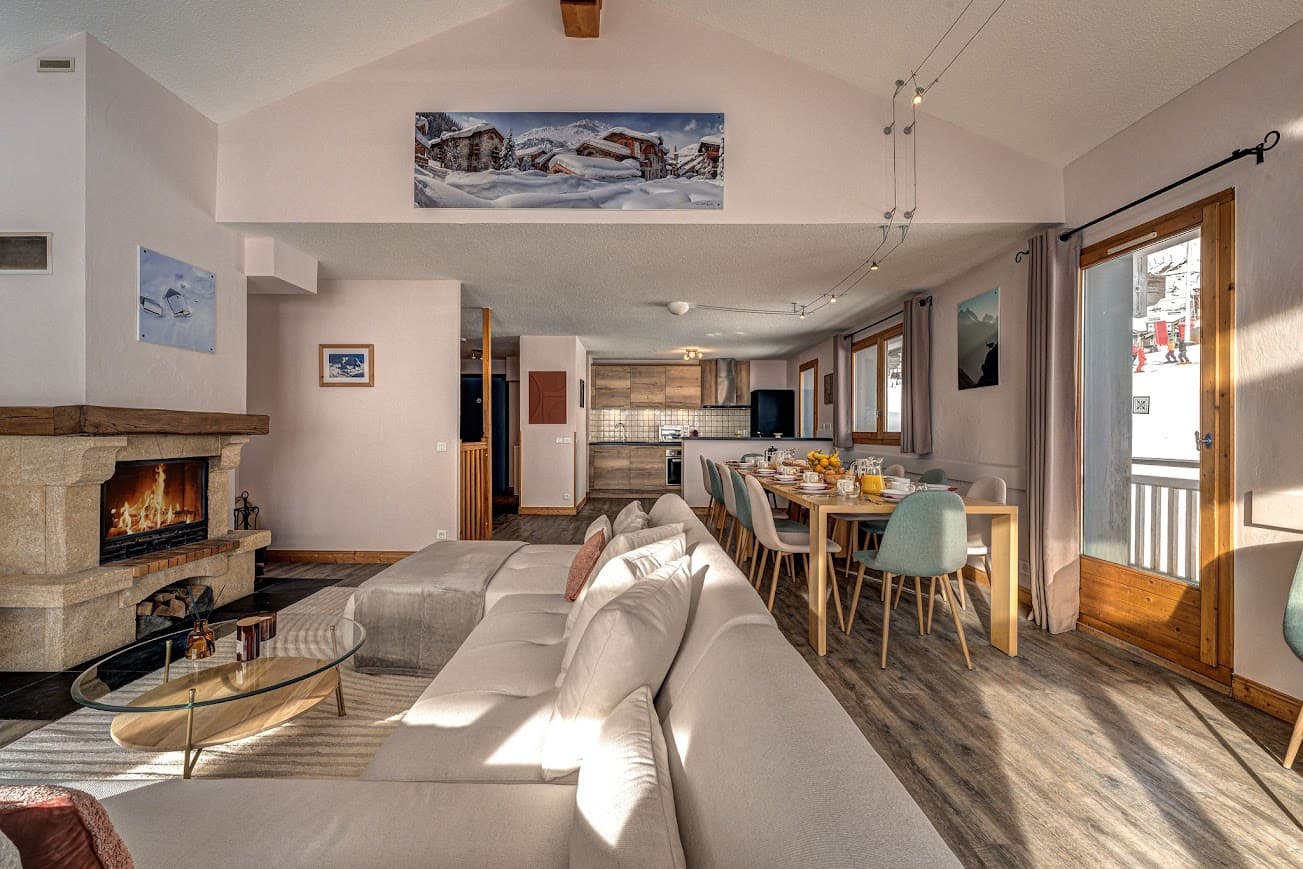 Pegase Living Area 3