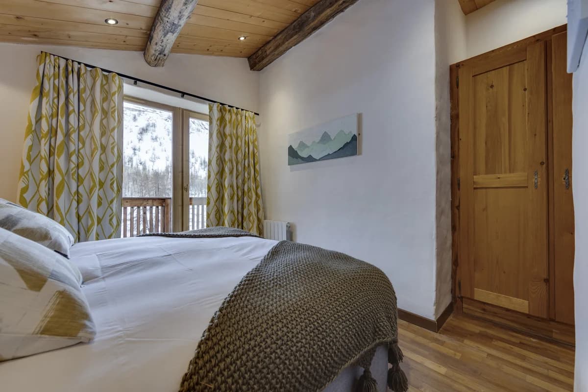 11822_c=(0,0,2047,1365)_w=1200_h=800