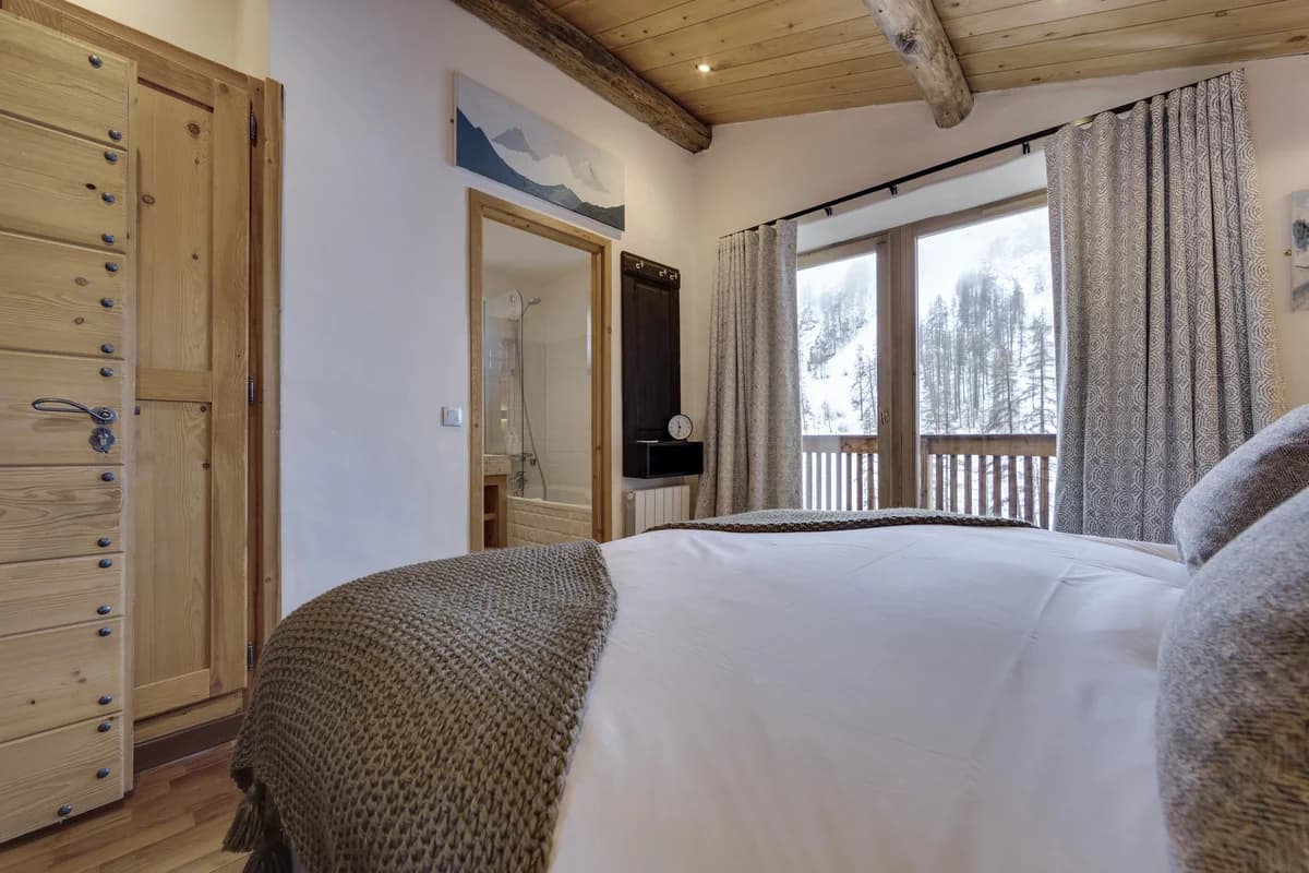 11850_c=(0,0,2047,1365)_w=1200_h=800