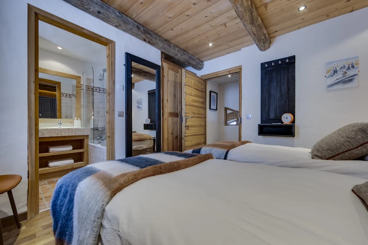 11901_c=(0,0,2047,1365)_w=1200_h=800