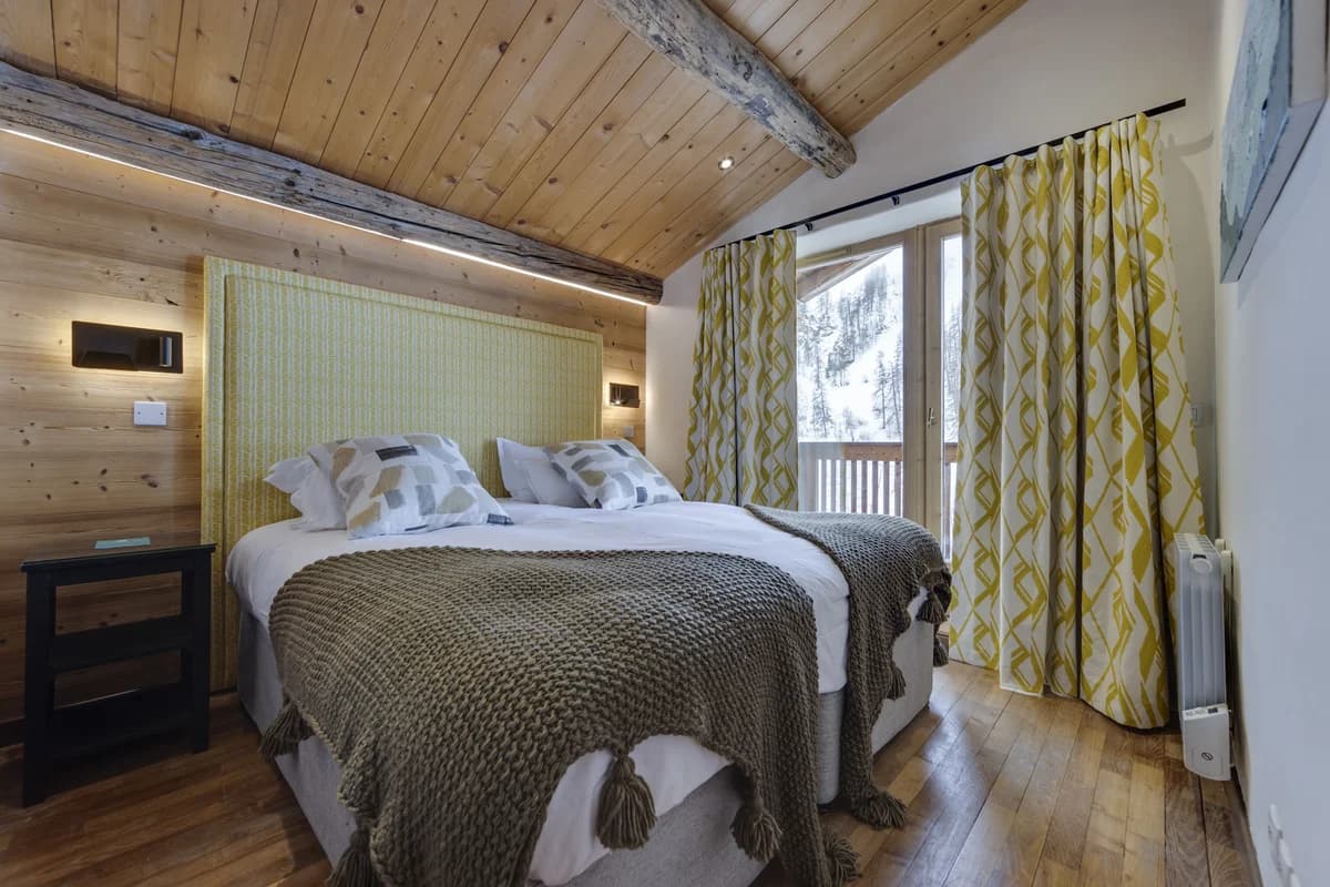 11921_c=(0,0,2047,1365)_w=1200_h=800