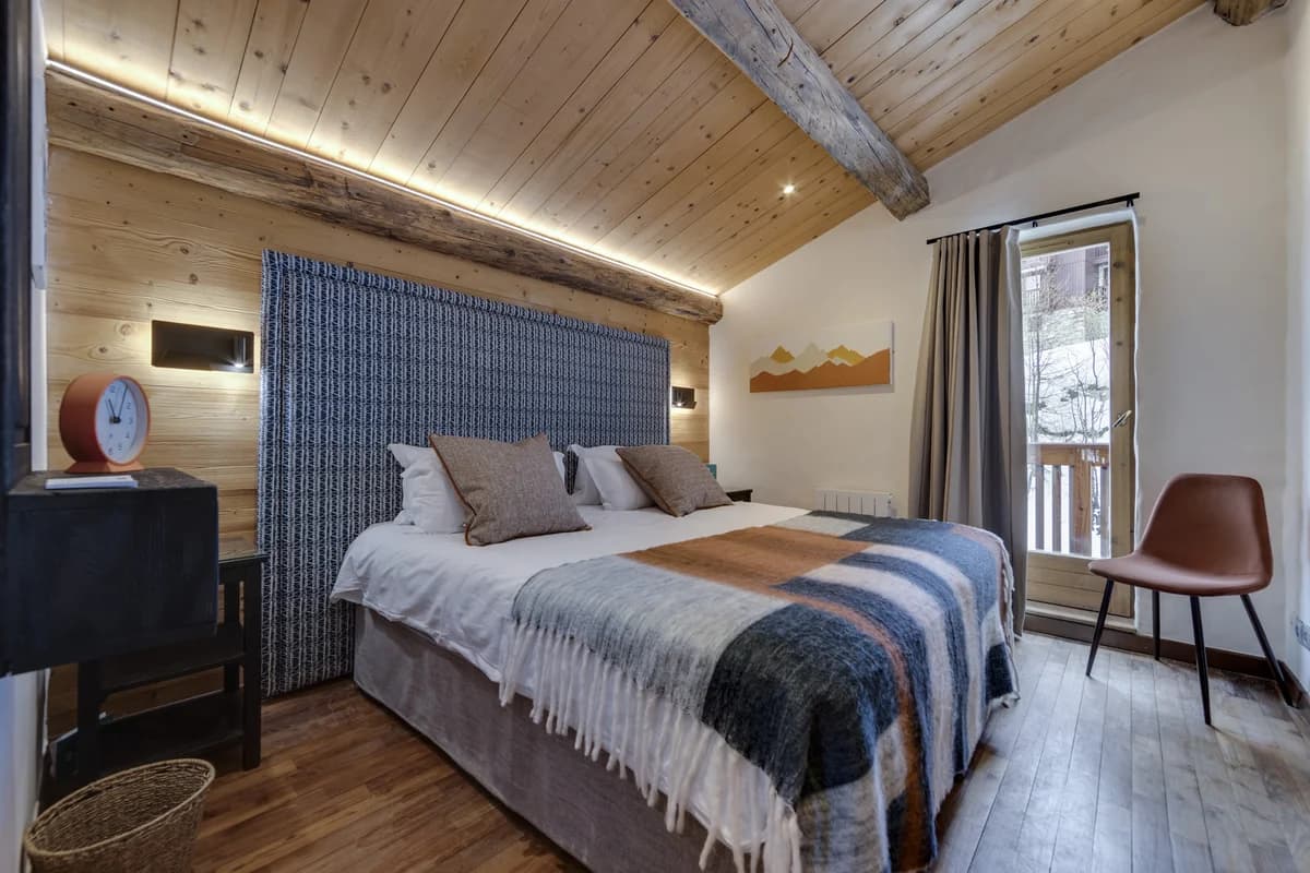 11956_c=(0,0,2047,1365)_w=1200_h=800