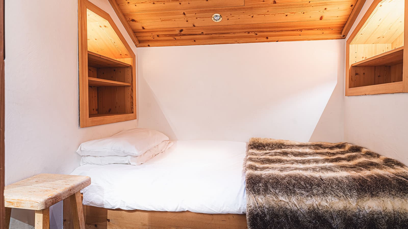 elodie-bedroom-3_20835