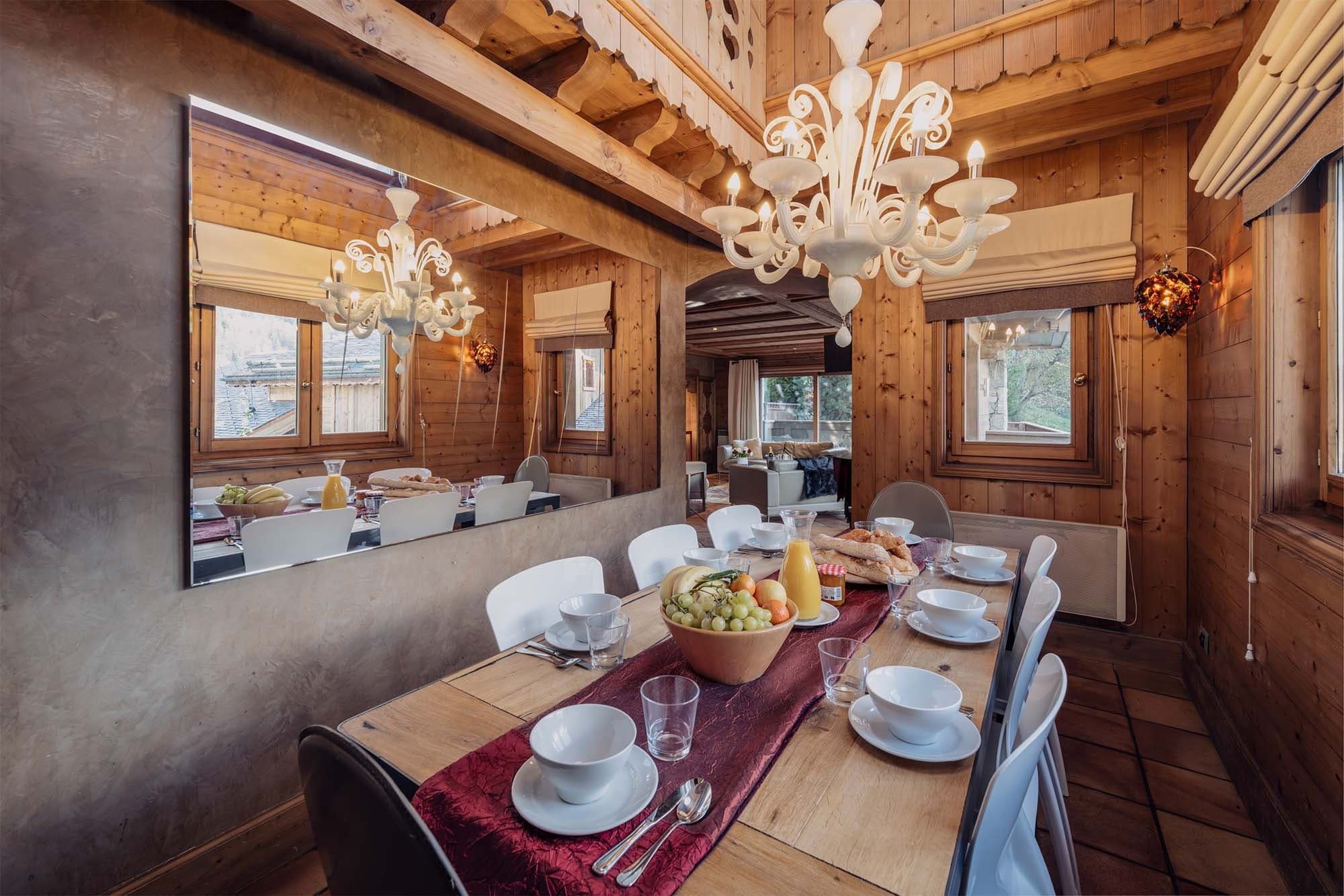 Chalet-Brioche-salle-a-manger-bi