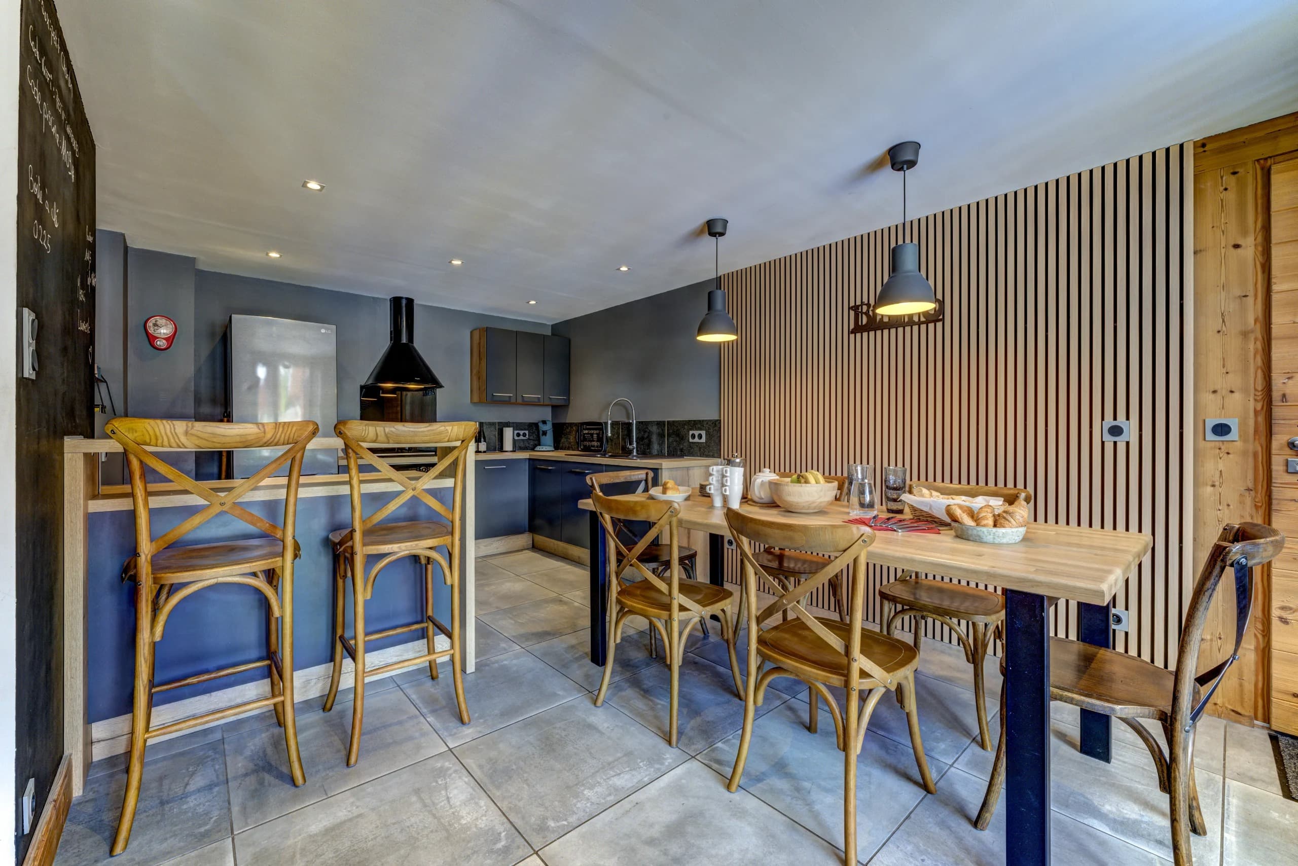 Petit-Chardon-Kitchen-Area-scale