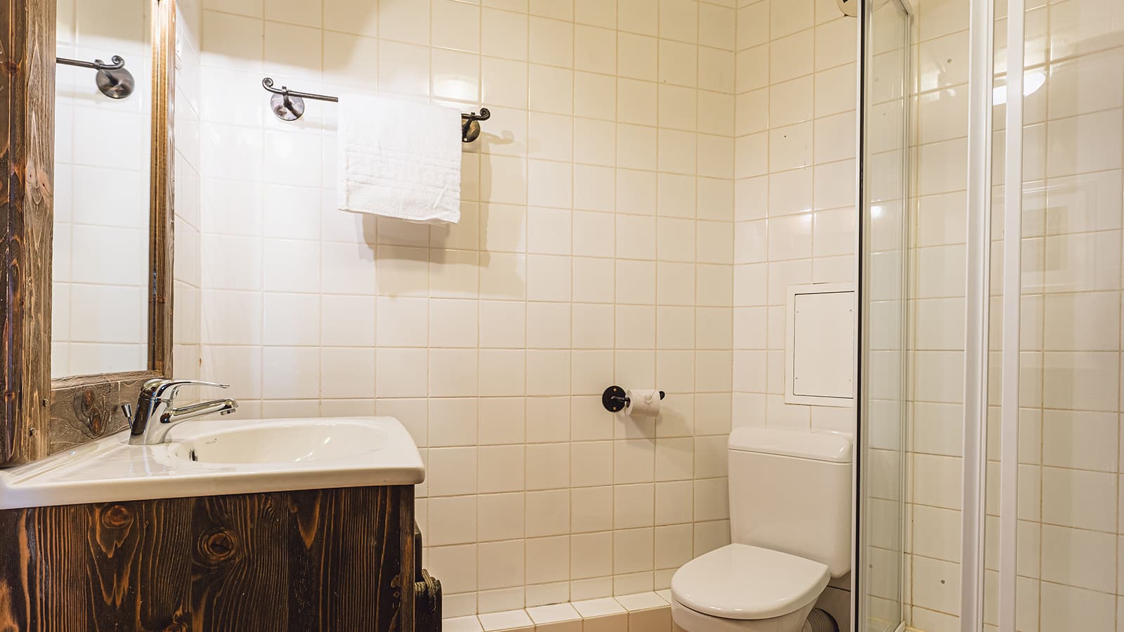 capricorne-bathroom-2_20920