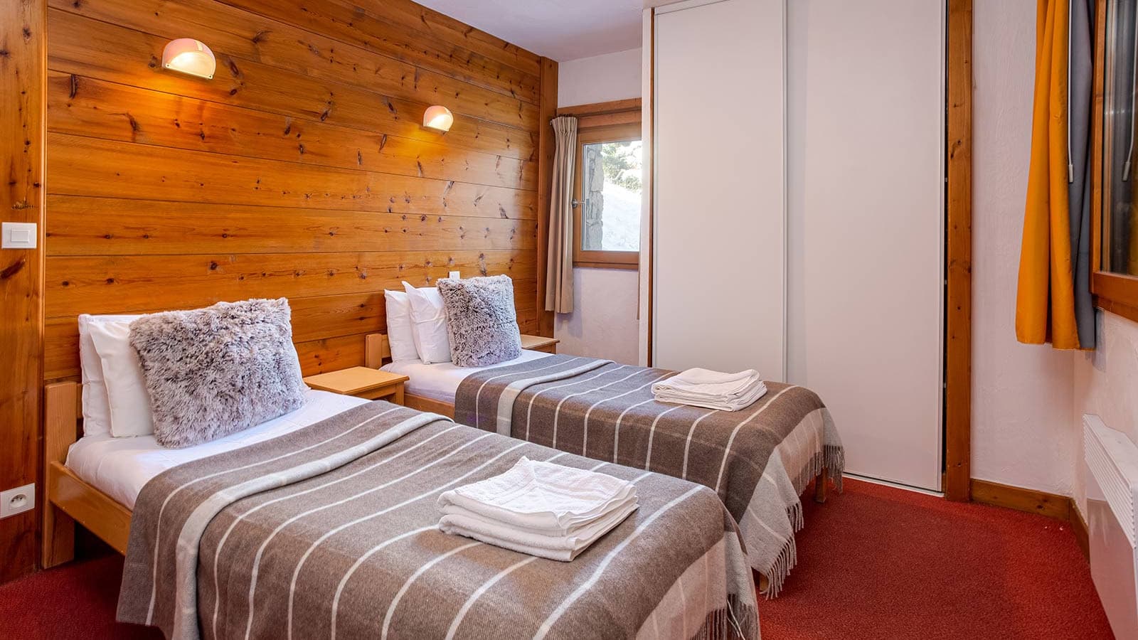 chalet-nico-bedroom-twin-b-2_17369