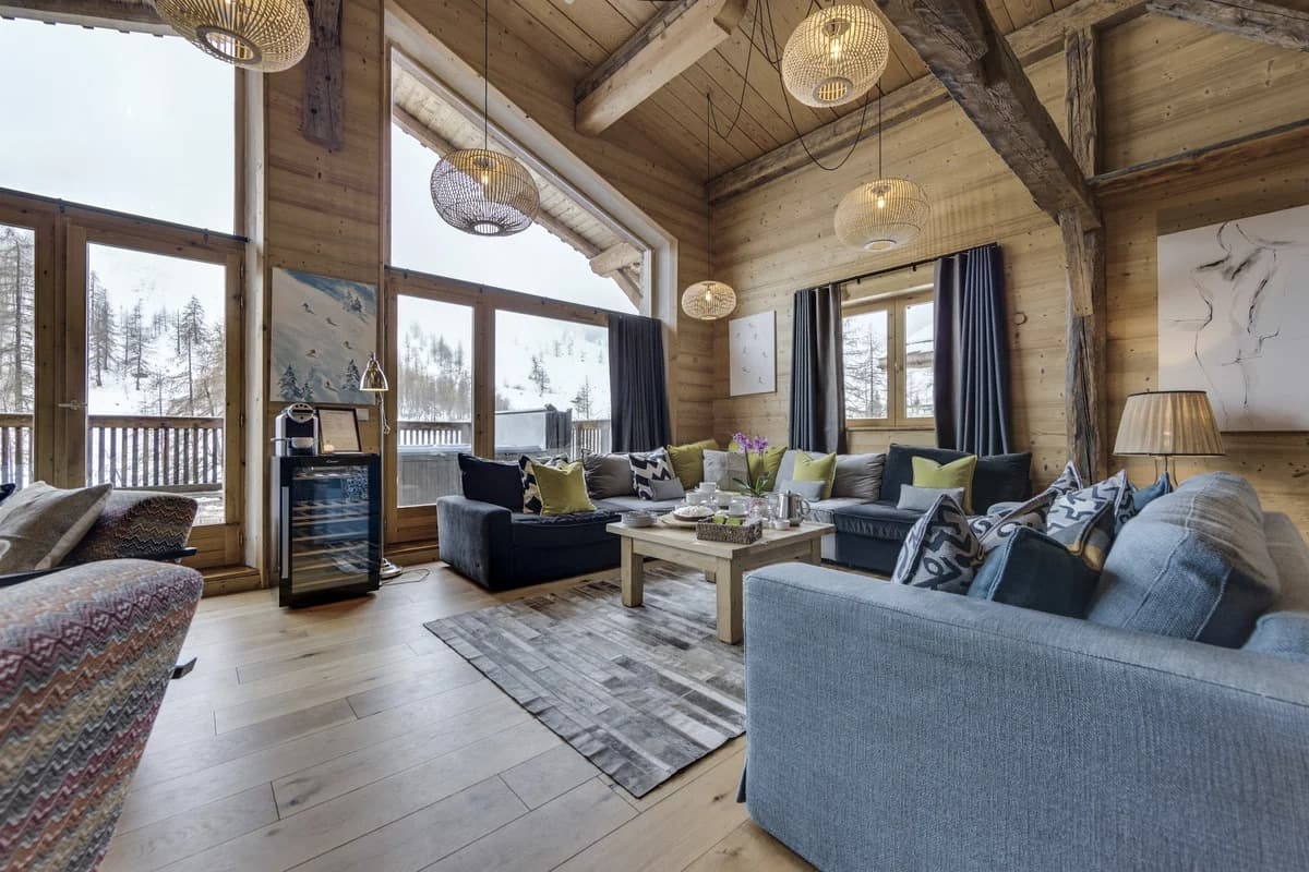 11831_c0,0,2047,1365_w1200_h800