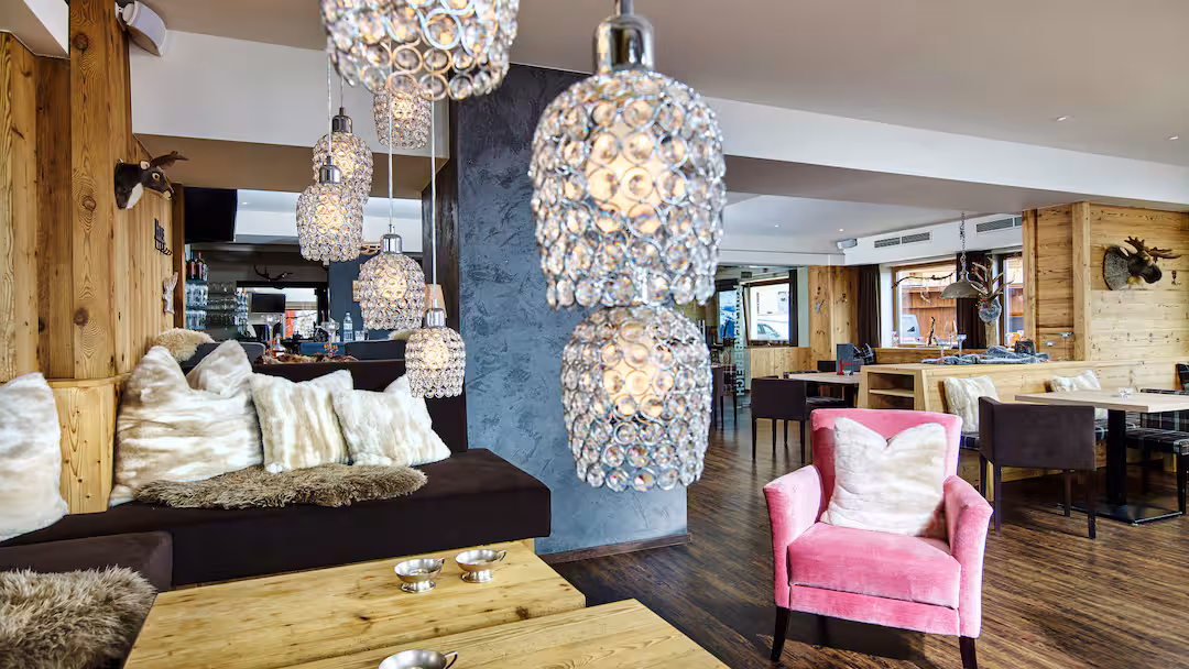 AUS_HOS_001_09WebOriginalCompressed