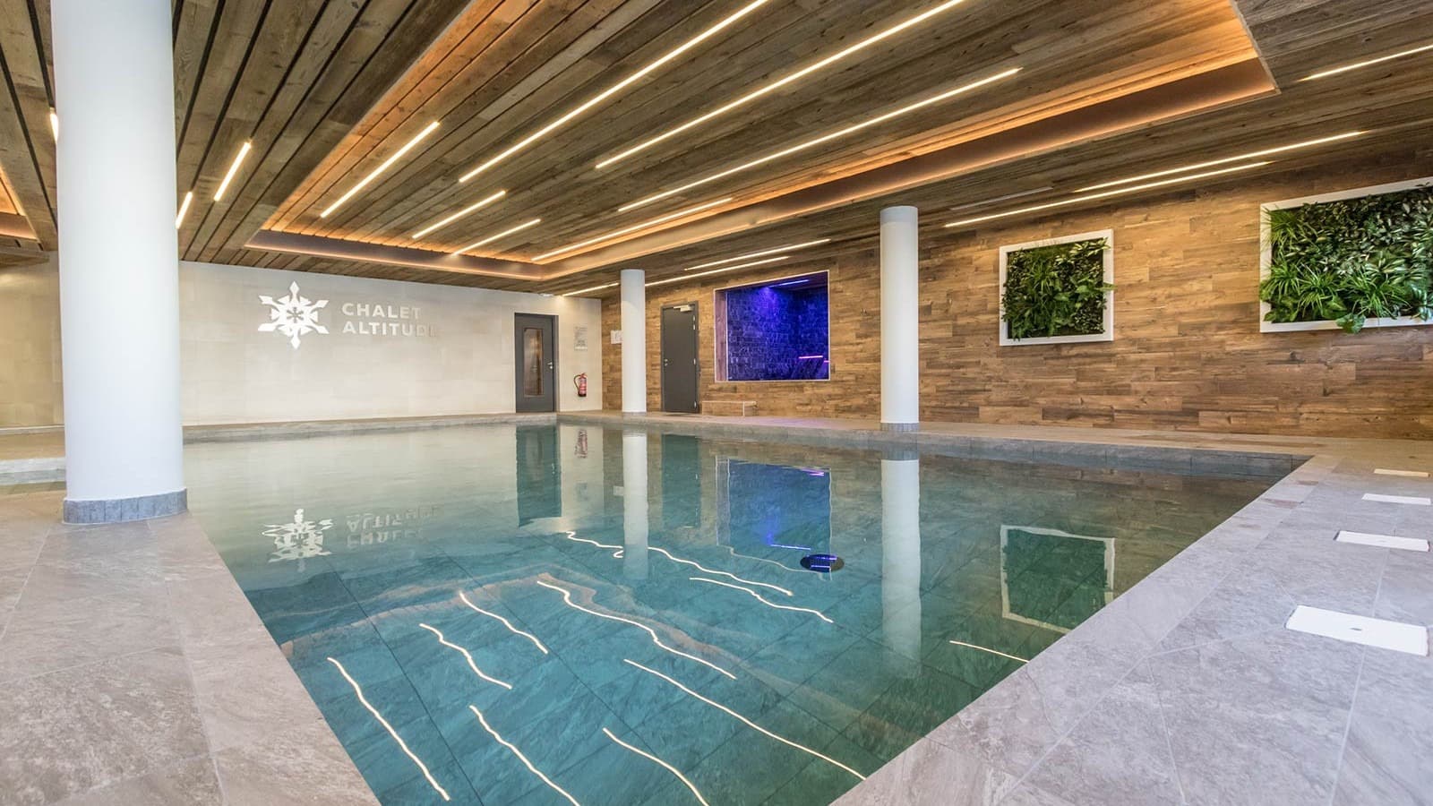 altitude-2000-swimmingpool_21929