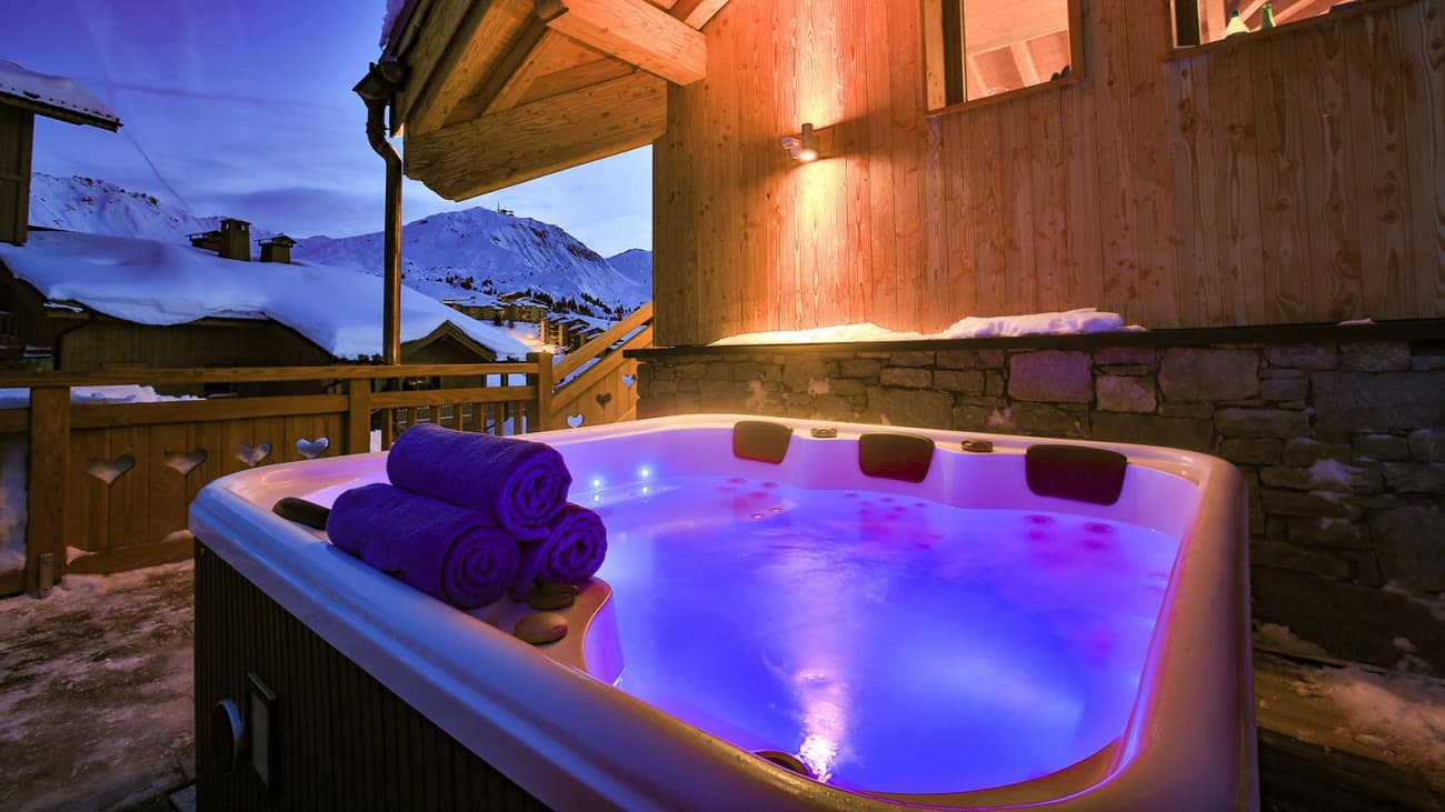 campanula-hot-tub_17675