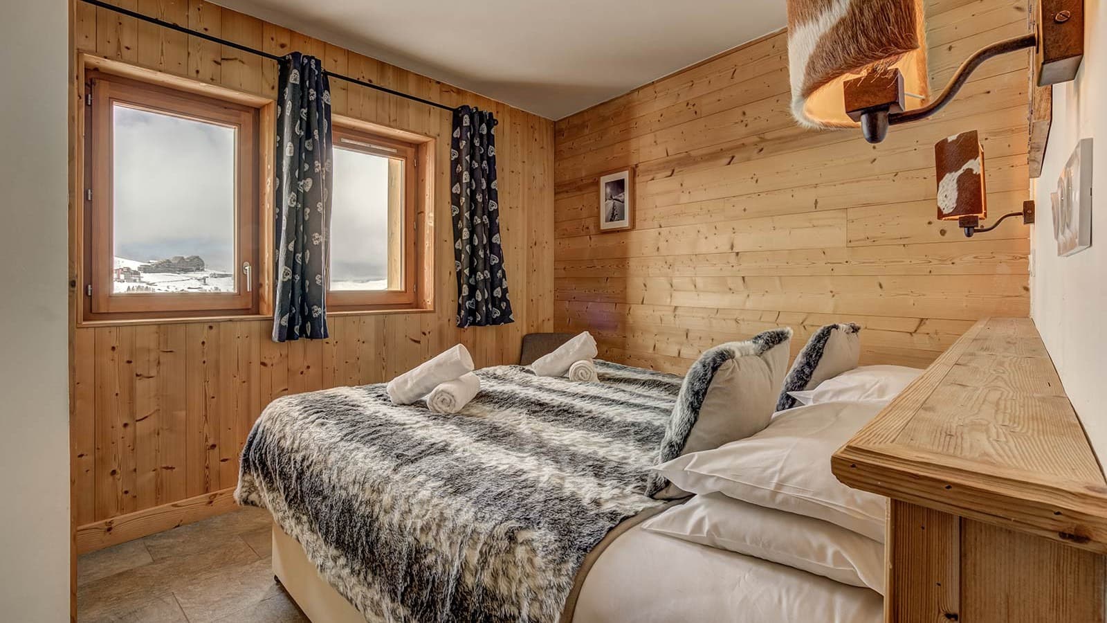 chalet-iris-bleu-bedroom-2-1_167