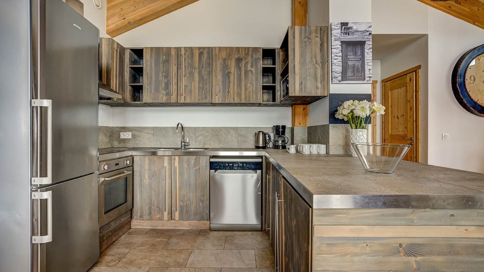 chalet-iris-bleu-kitchen-4_16800