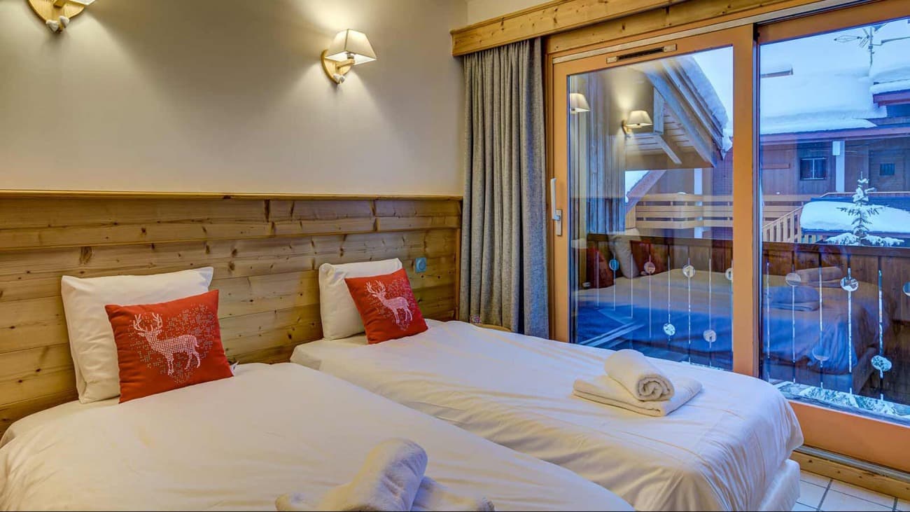 chalet_simone,_meribel_-_bedroom (1)