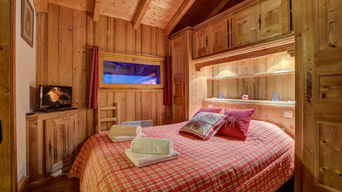 chalet_simone,_meribel_-_bedroom