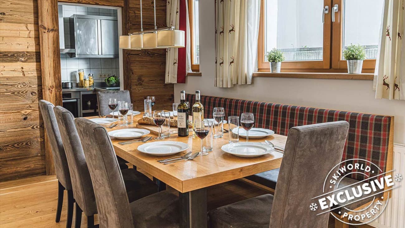 exclusive---rendl---dining-table