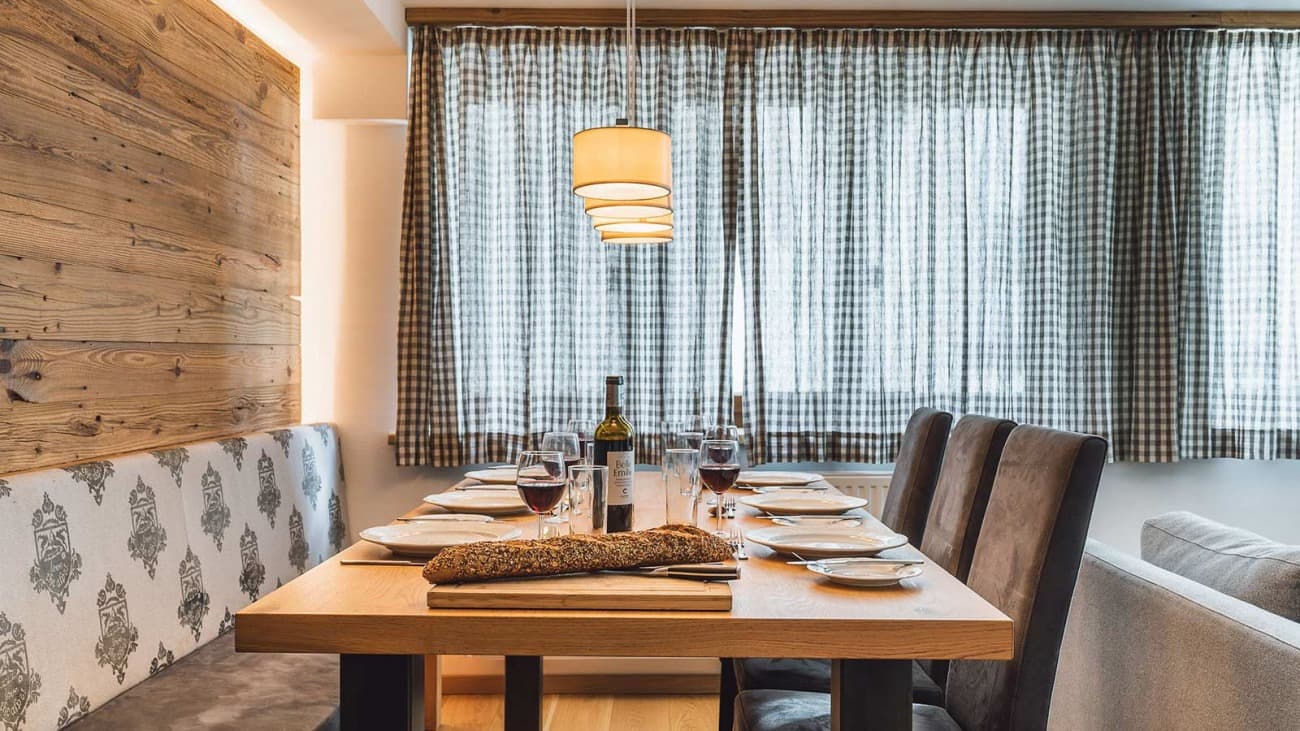 galzig--dining-table_19131