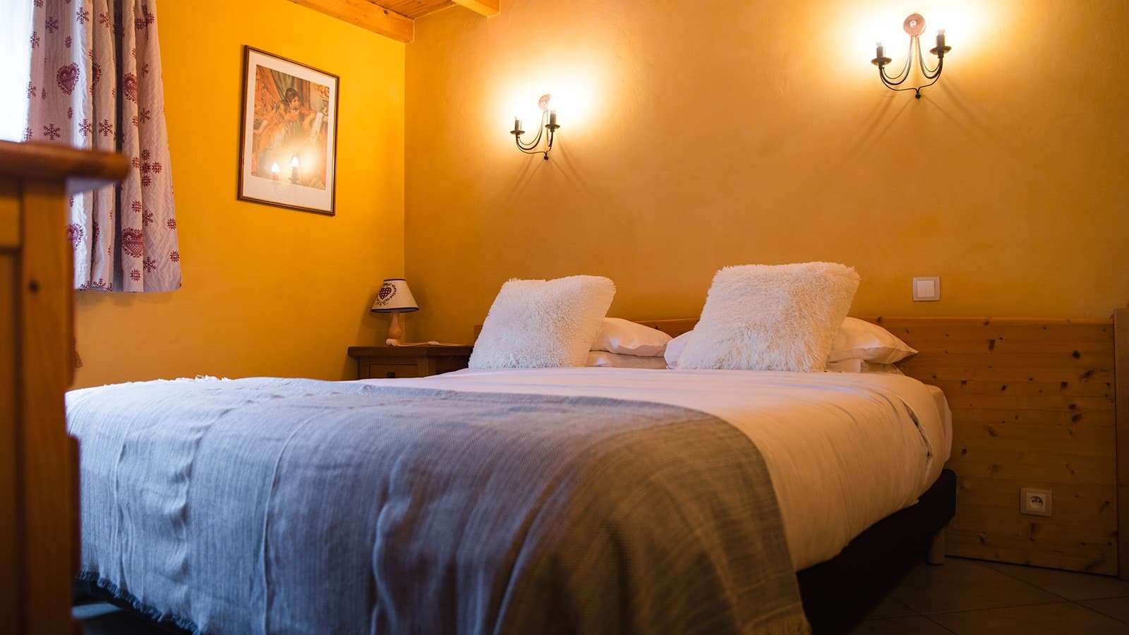 gorges-bedroom-2_21095