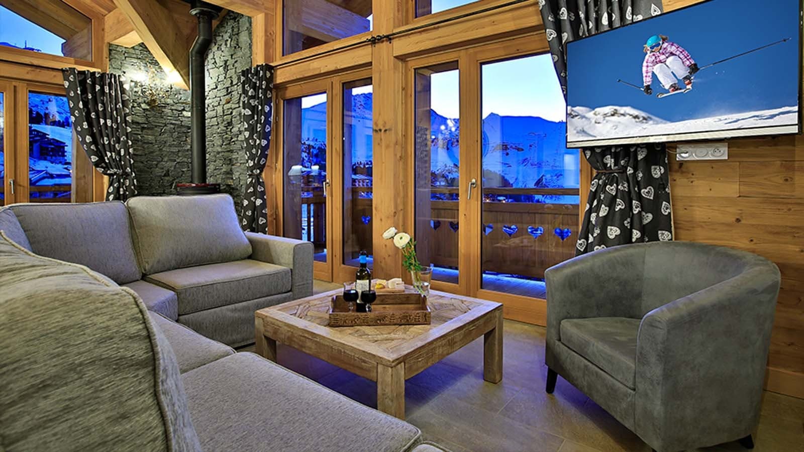 iris_bleu,_chalet_in_la_plagne
