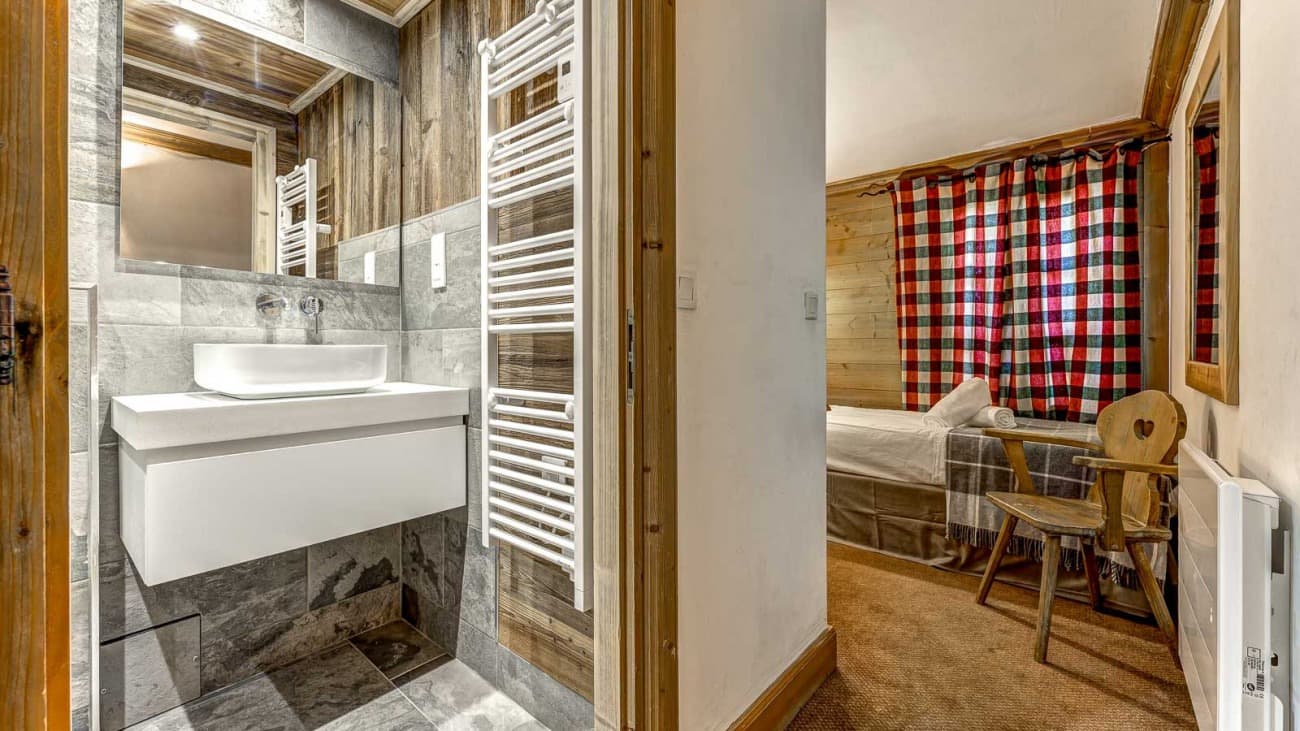 nirmal-ensuite1_20350