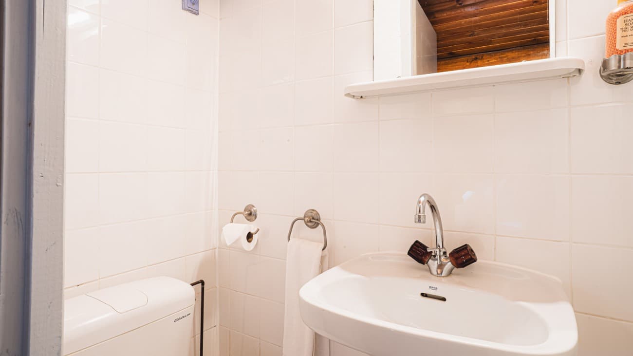 tournavel-bedroom-2-bathroom_221