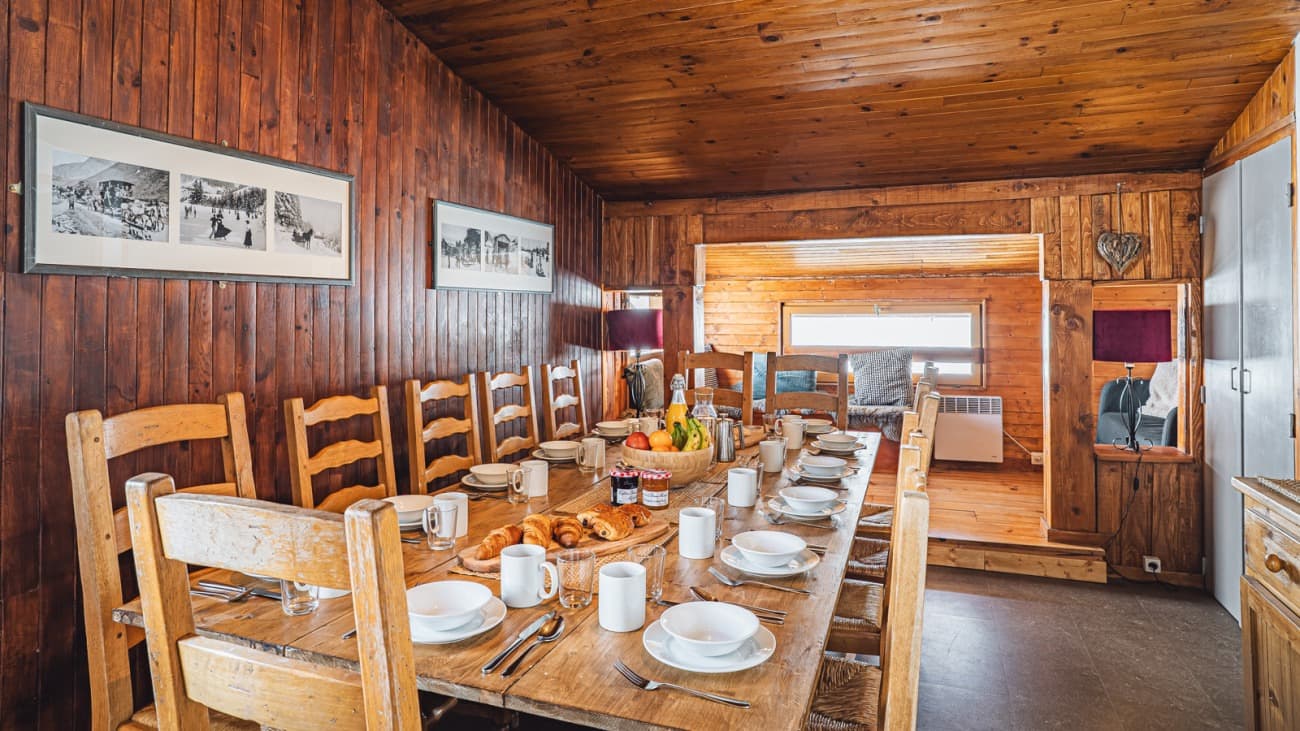 tournavel-dining-area_22012