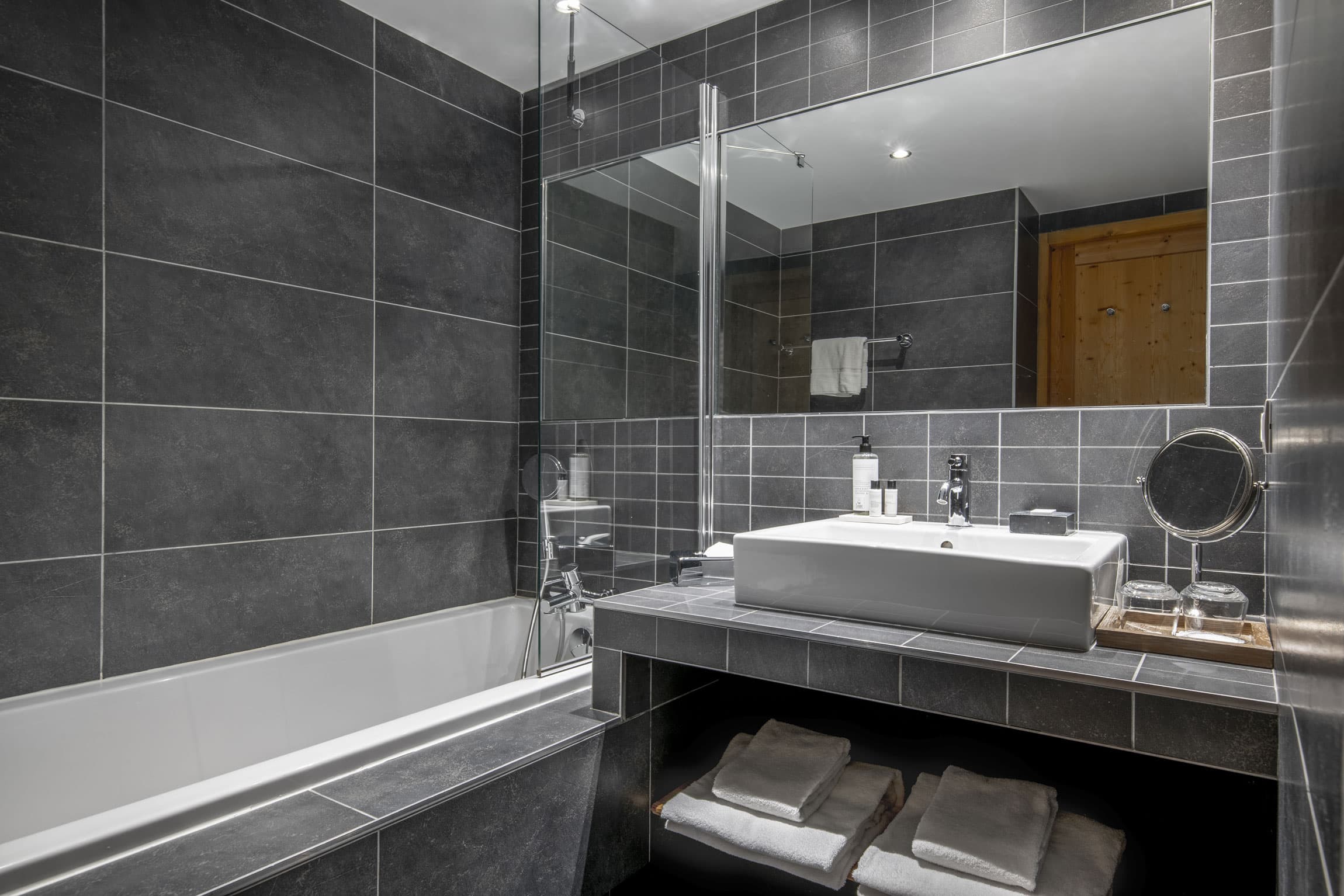 hotel-menuires-kaya-salle-de-bains-1