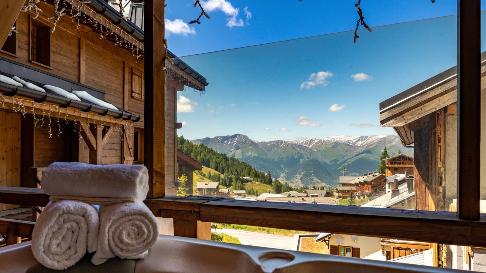 neige-et-soleil-hot-tub-view_224