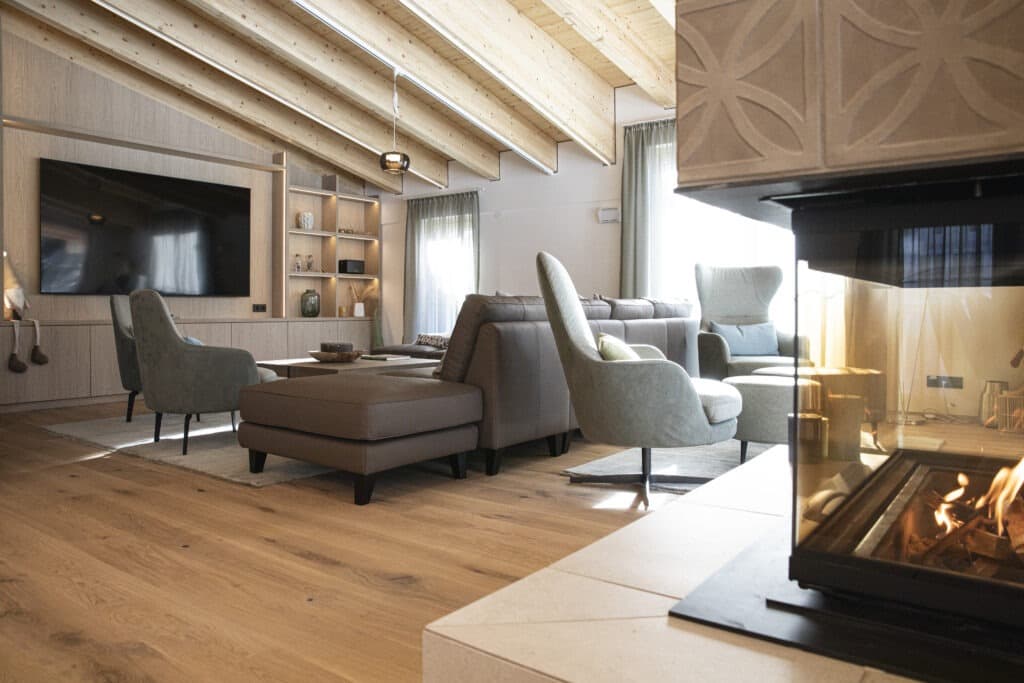 20250110Kaluma_Chalet-Frieda_bat (6)