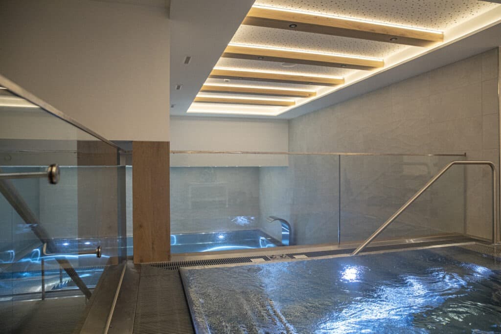 20250110Kaluma_Chalet-Frieda_bat