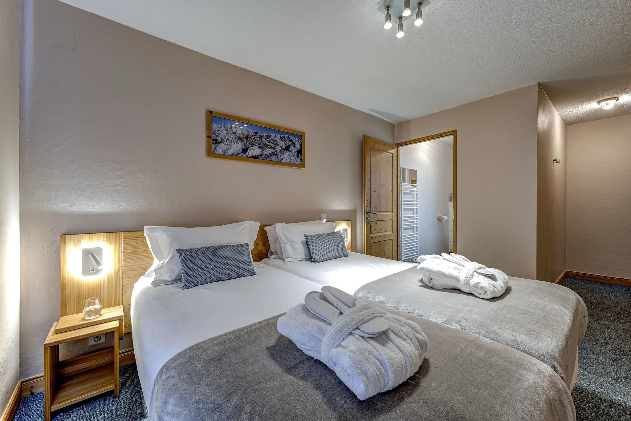 AJP00433And8more2024-02-day-chal