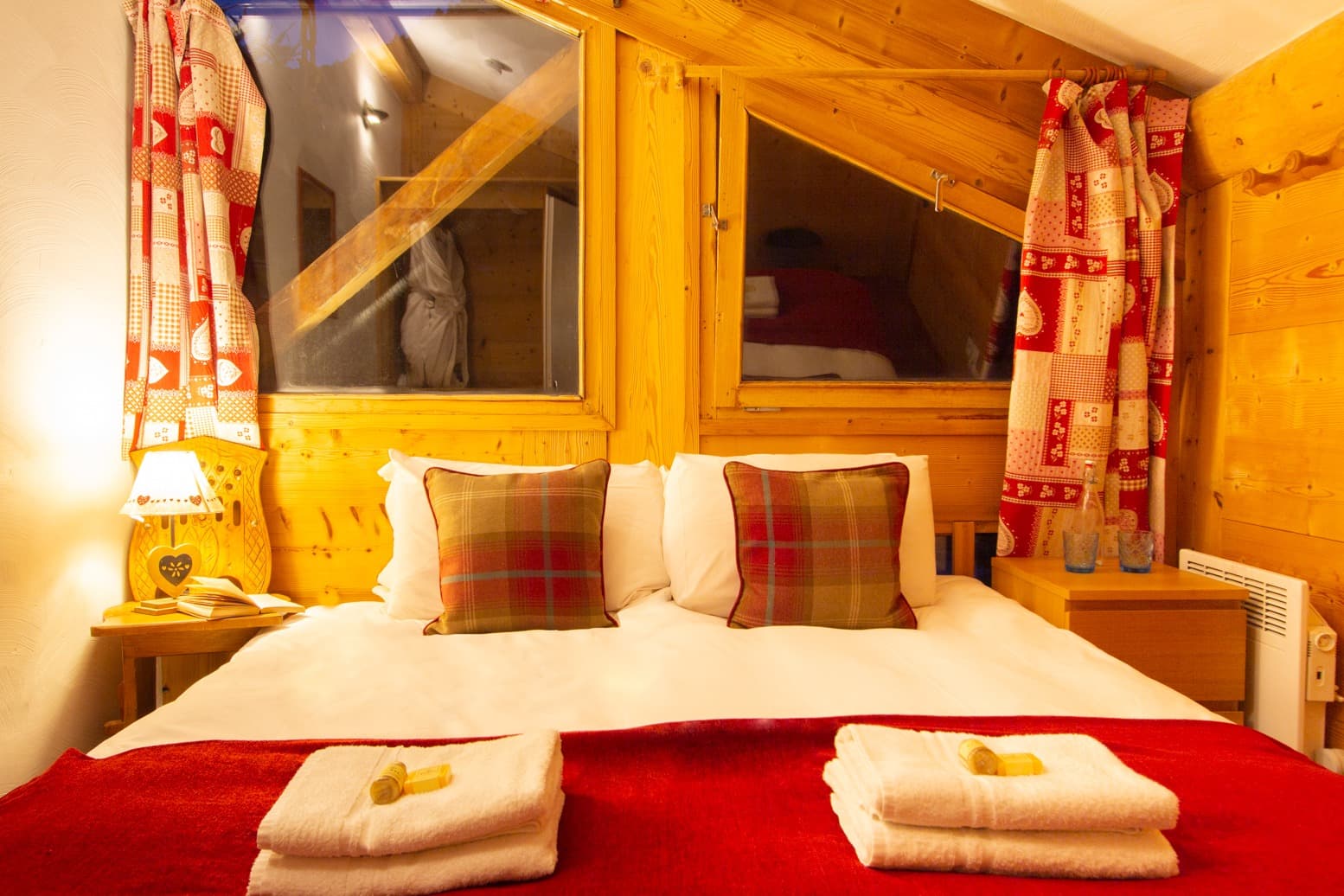 Hattiers-Apartment-1-Bedroom-Roo (2)