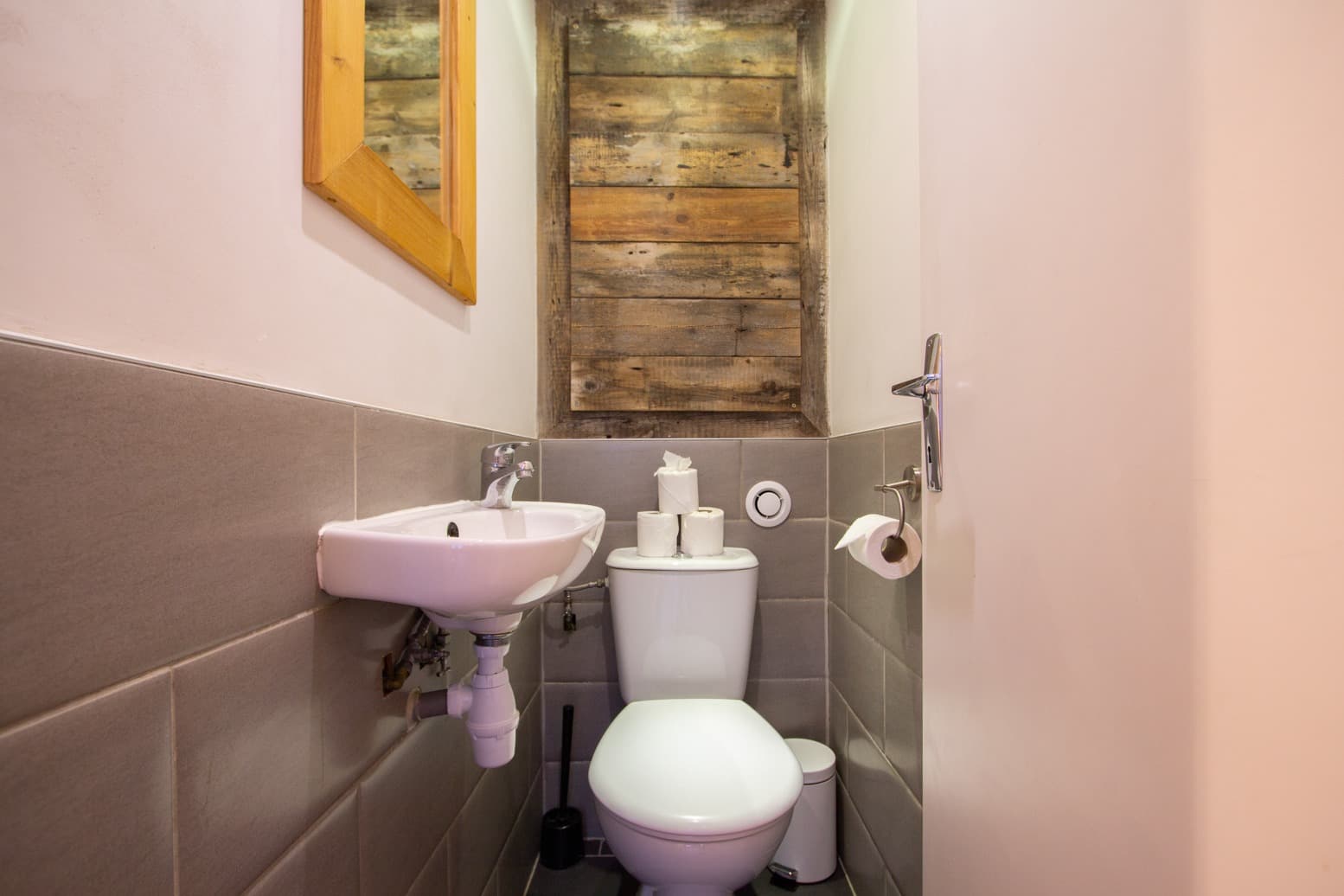 Hattiers-Apartment-2-Bathroom-Do (1)