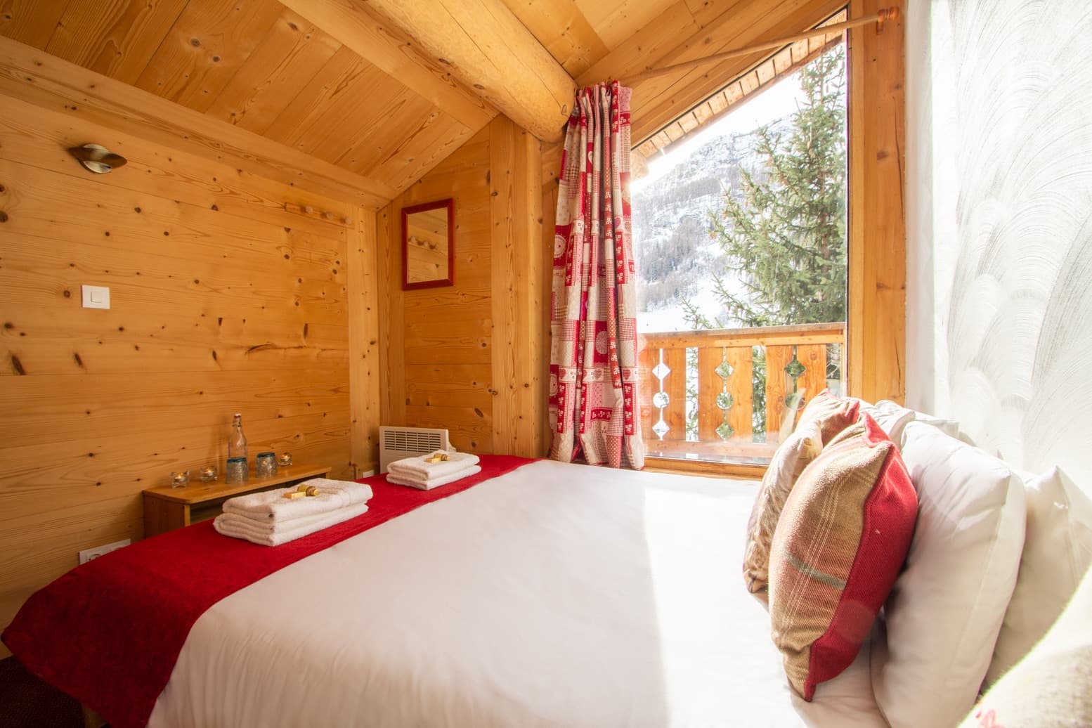 Hattiers-Apartment-2-Bedroom-Roo (1)